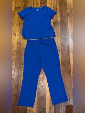 NWOT- Healing Hands Royal Blue Scrub Set for Women- Size XL